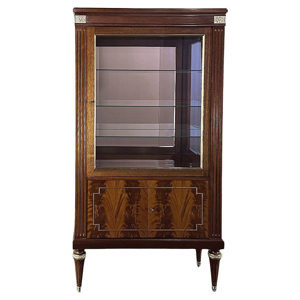 Antique French Louis XVI Flame Mahogany Vitrine For Sale