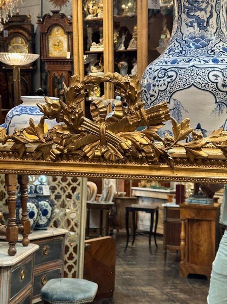 Antiker französischer Louis XVI Giltwood-Spiegel (Französisch) im Angebot