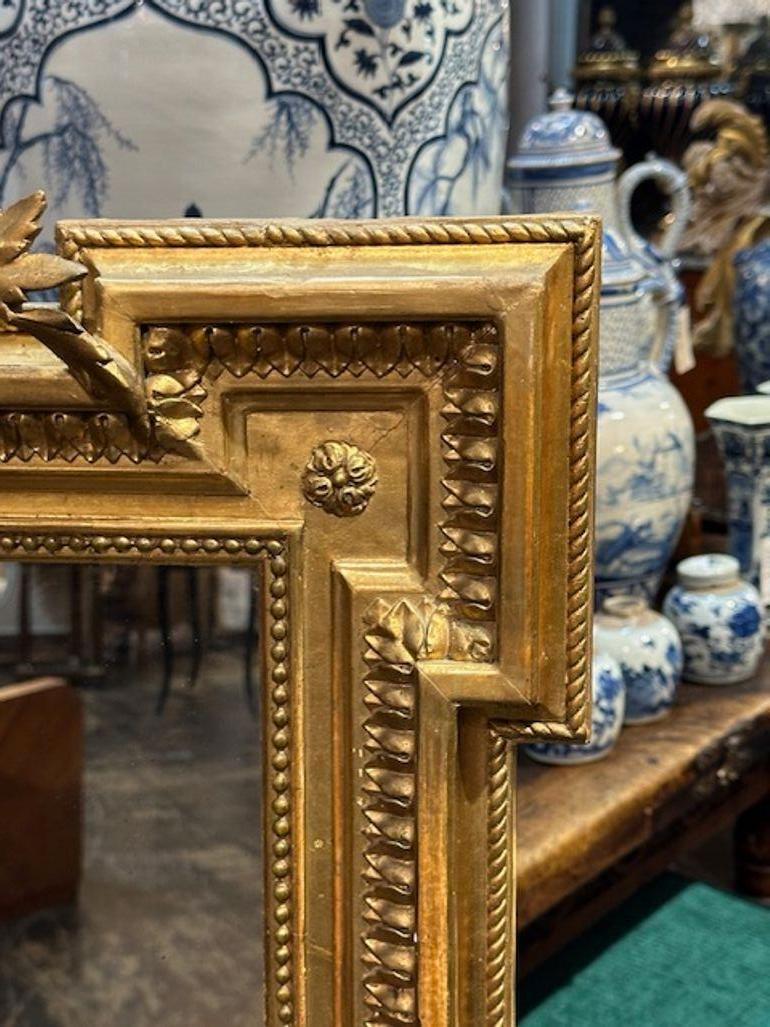 XIXe siècle Antique French Louis XVI Giltwood Mirror (miroir en bois doré) en vente