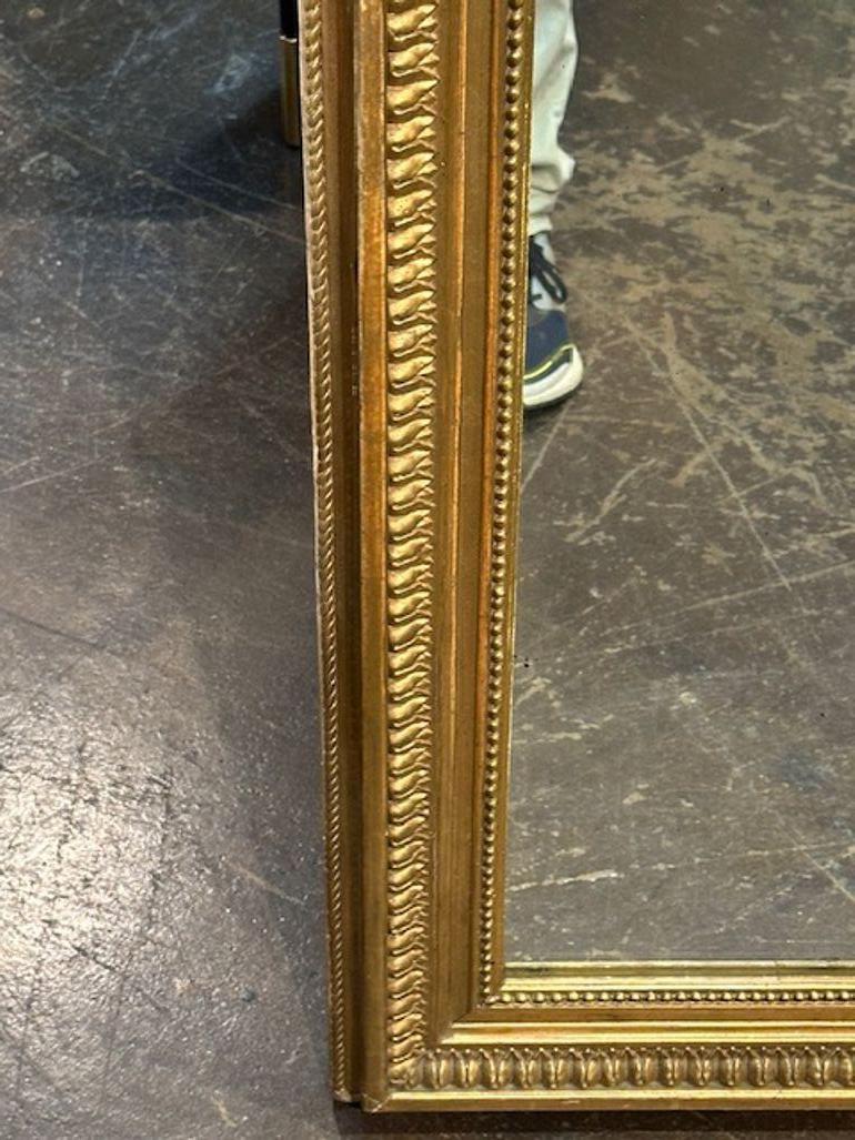 Antiker französischer Louis XVI Giltwood-Spiegel im Angebot 1