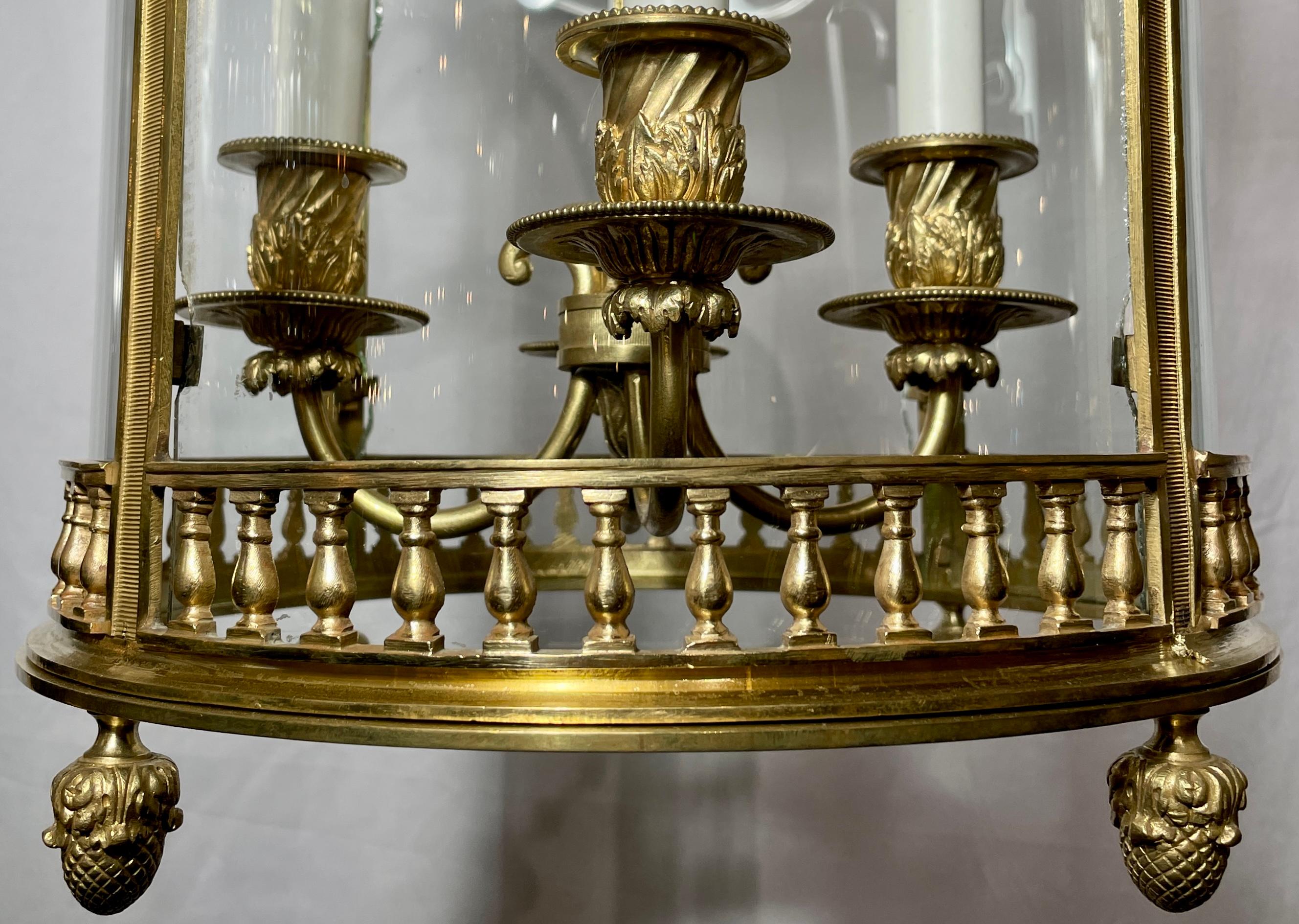 XIXe siècle Lanterne française ancienne Louis XVI à 4 feux en bronze doré, vers 1880. en vente