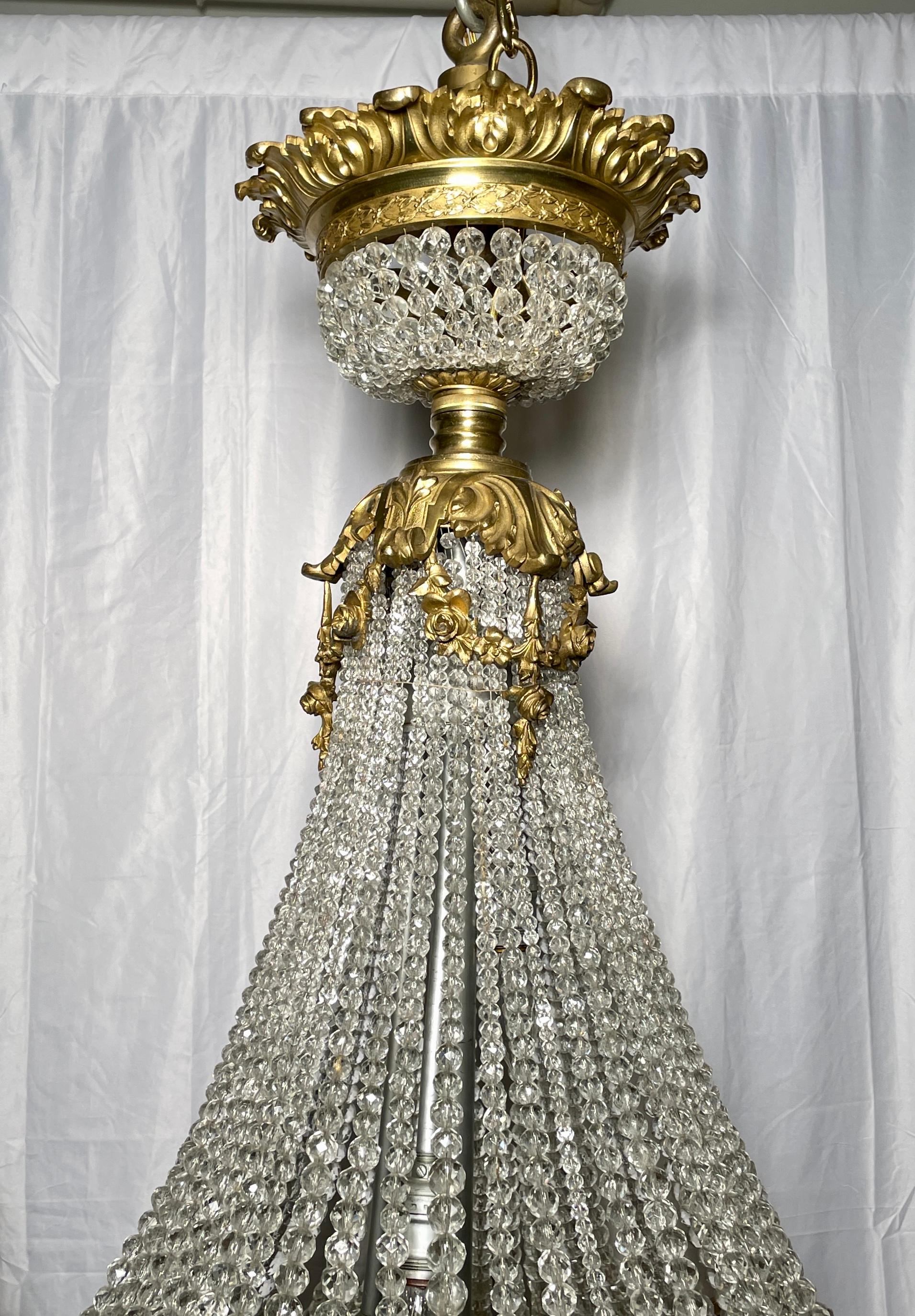Antique French Louis XVI Gold Bronze and Cut Crystal Chandelier, circa 1890 In Good Condition For Sale In New Orleans, LA
