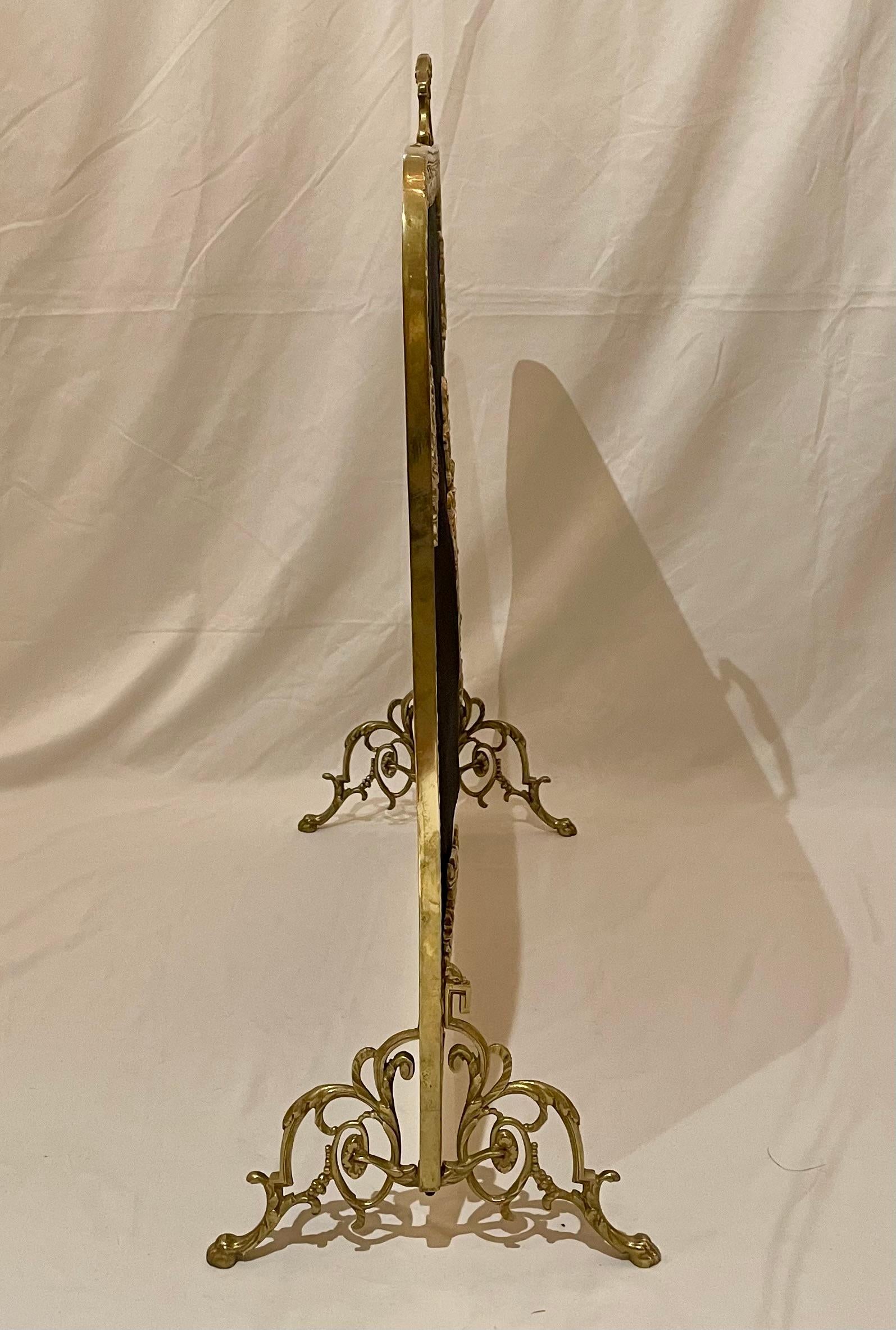 Antique French Luigi XVI Parafuoco in bronzo dorato, 1900 circa. in vendita 1