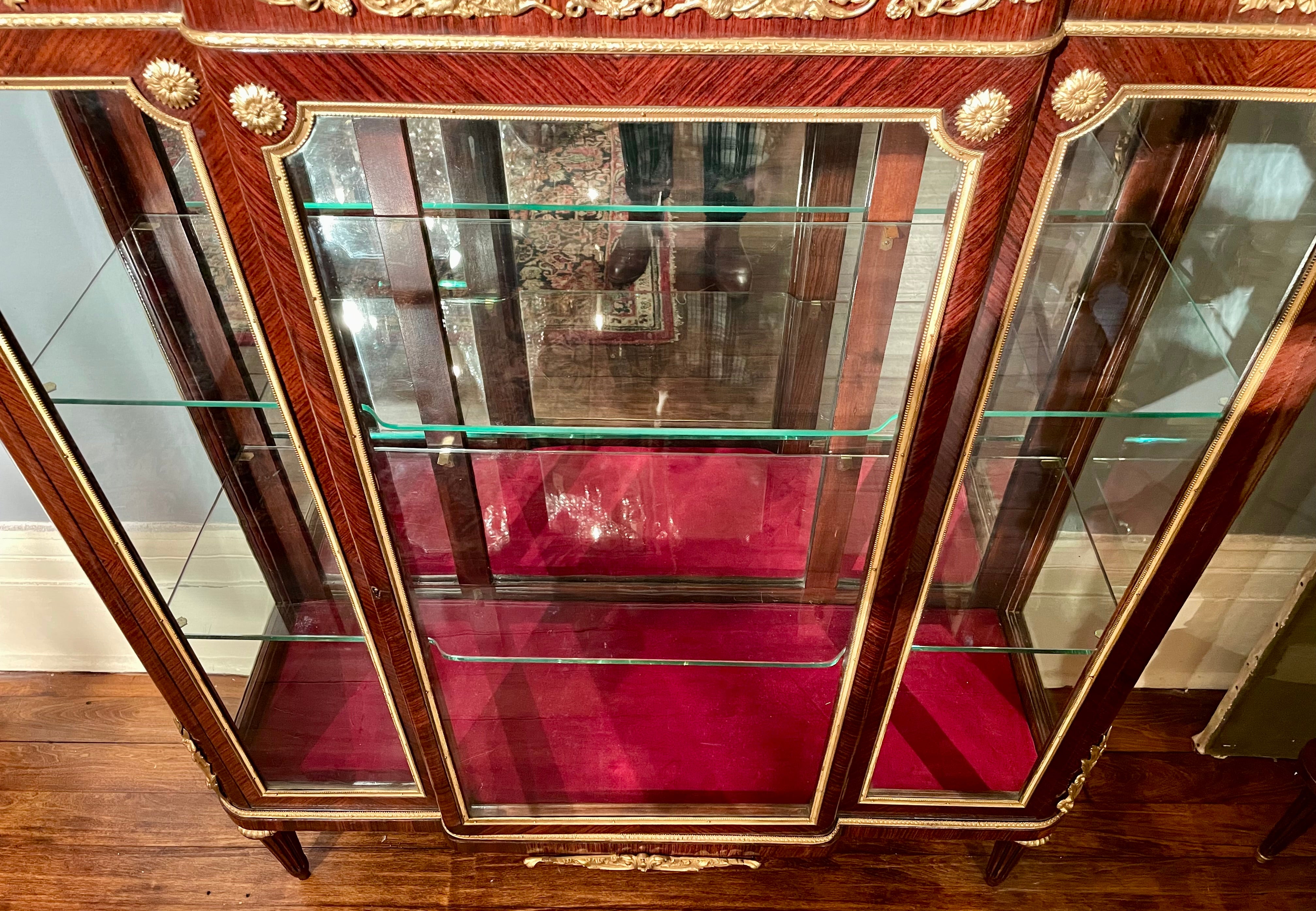 Antique vitrine française Louis XVI montée sur marbre et bronze doré, vers 1875 en vente 3
