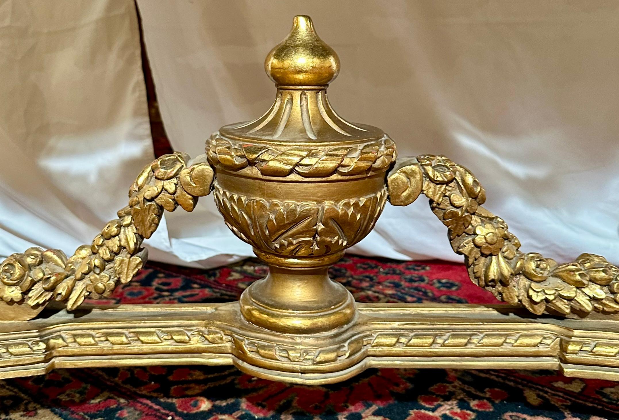 Ancienne table centrale française Louis XVI à feuilles d'or et plateau de marbre, Circa 1900. en vente 2