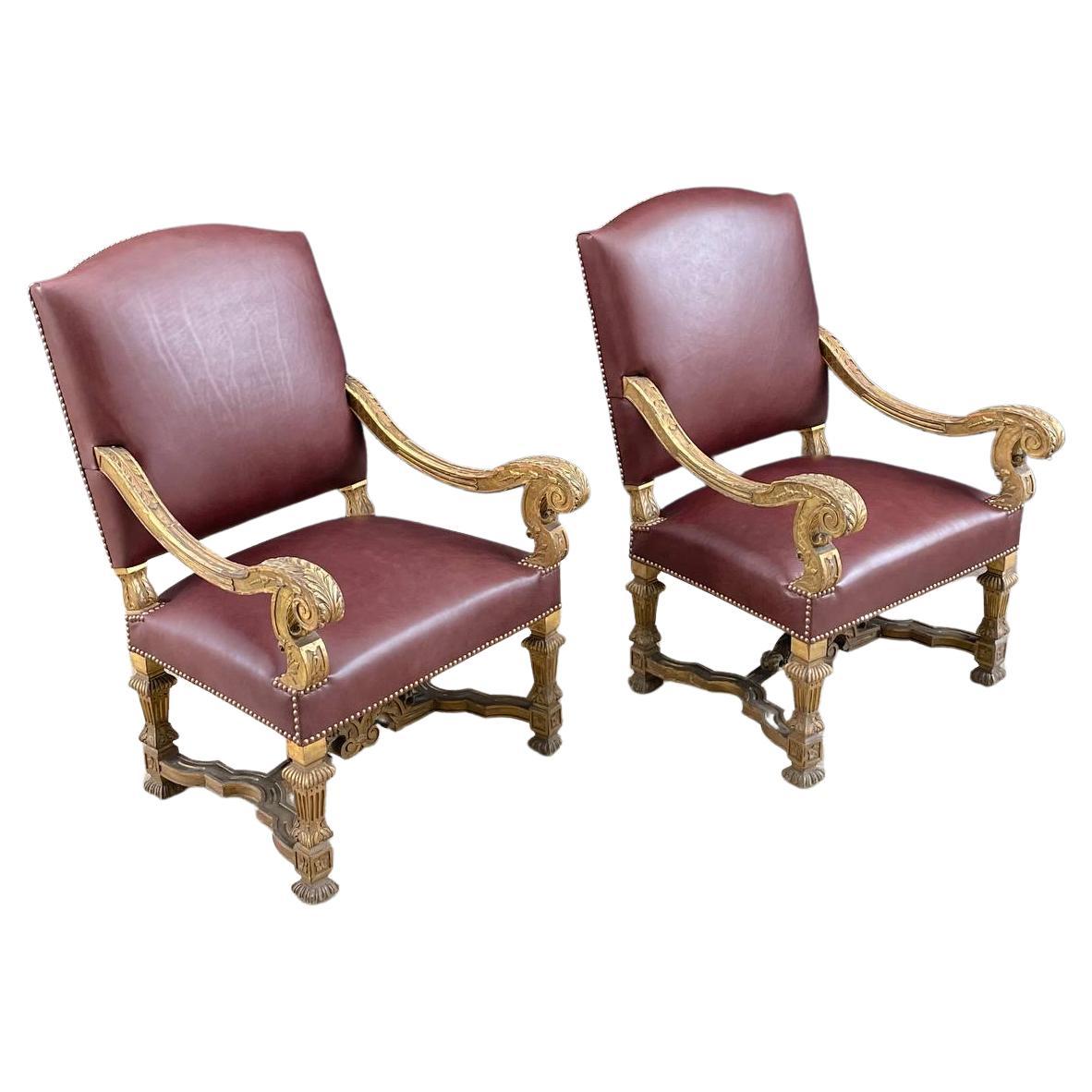 Fauteuil français ancien Louis XVI en bois sculpté et doré et cuir cognac avec feuilles d'or en vente