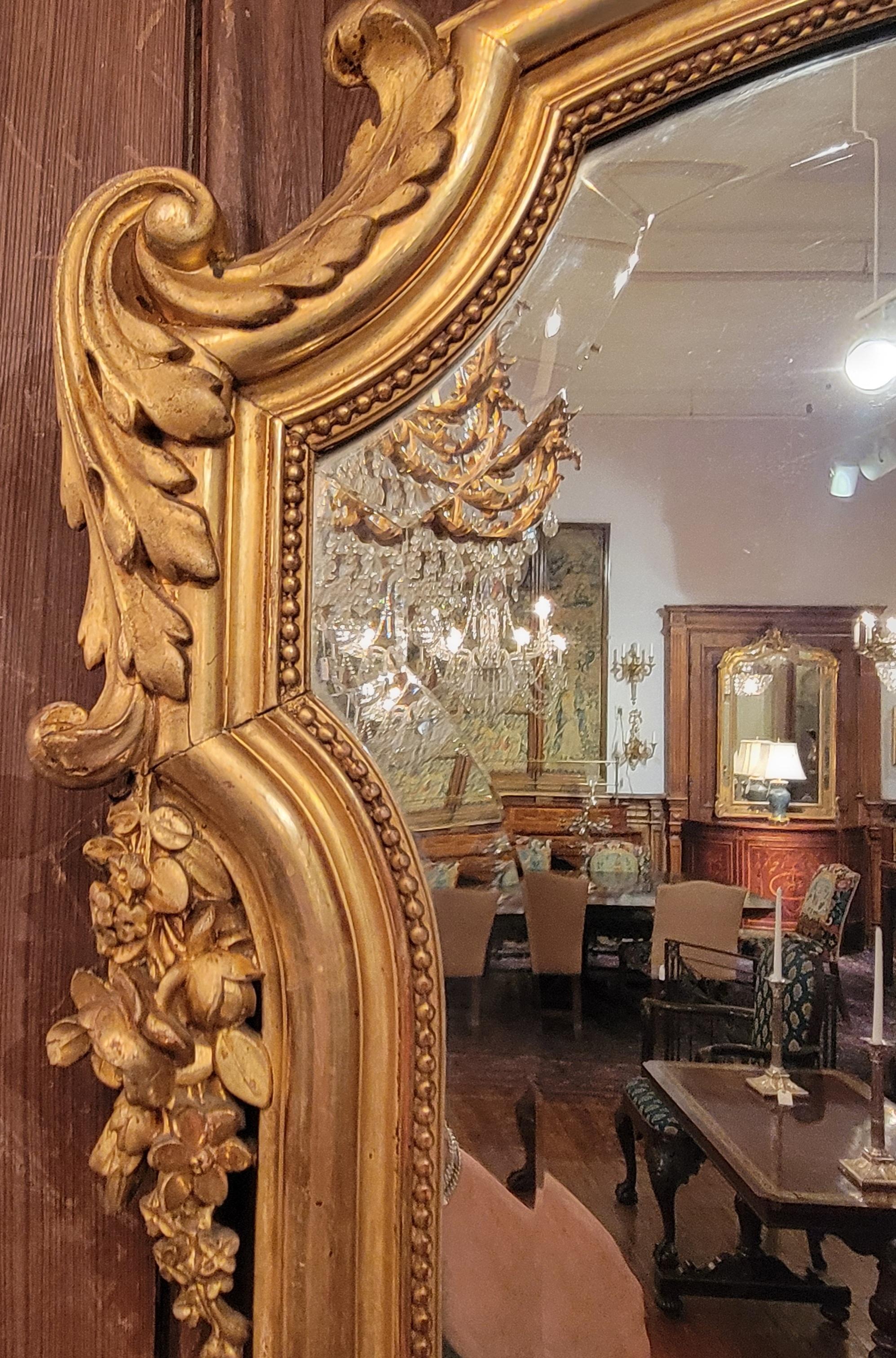 Antiker französischer Louis-XVI-Spiegel mit Blattgold und Facettenschliff, CIRCA 1890. (Abgeschrägt) im Angebot