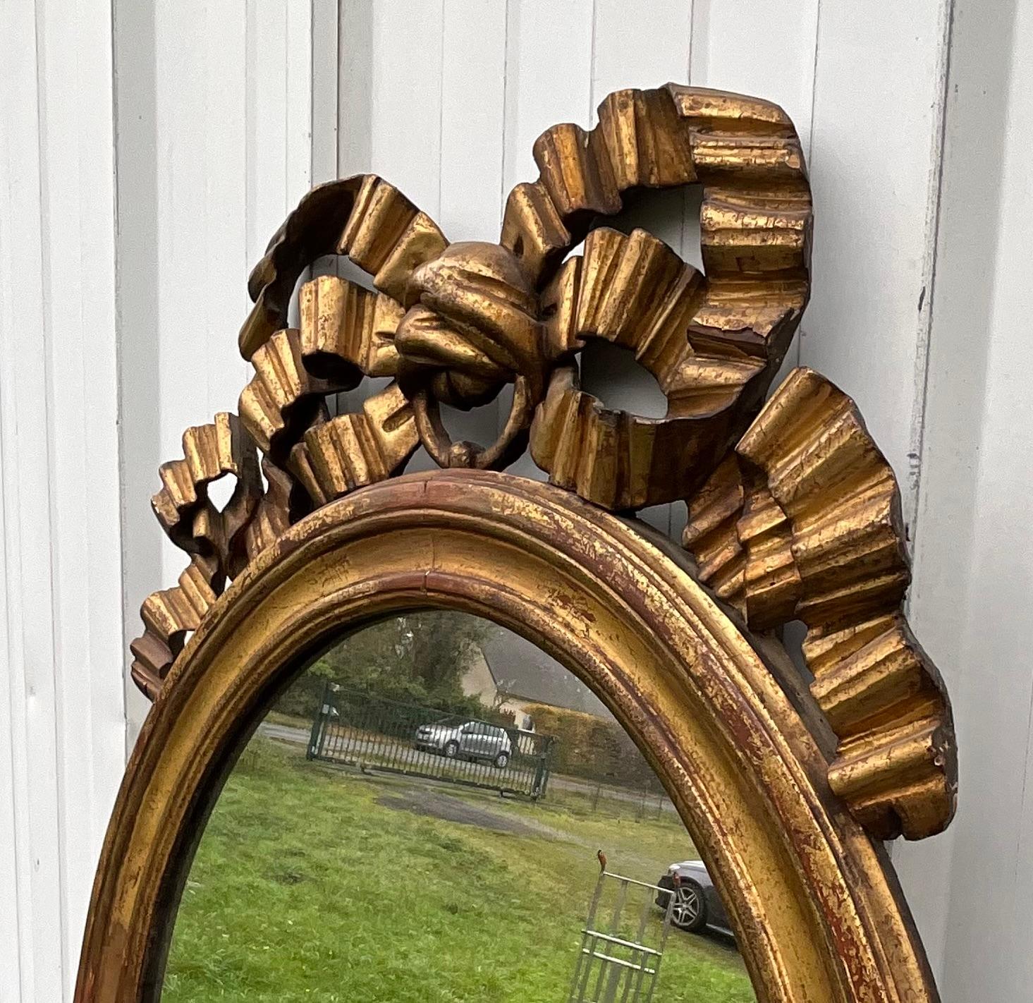 Antique French Louis XVI Inspired Mirror, 19th Century – Timeless Elegance In Good Condition For Sale In SAINT-CLÉMENT-DE-LA-PLACE, FR