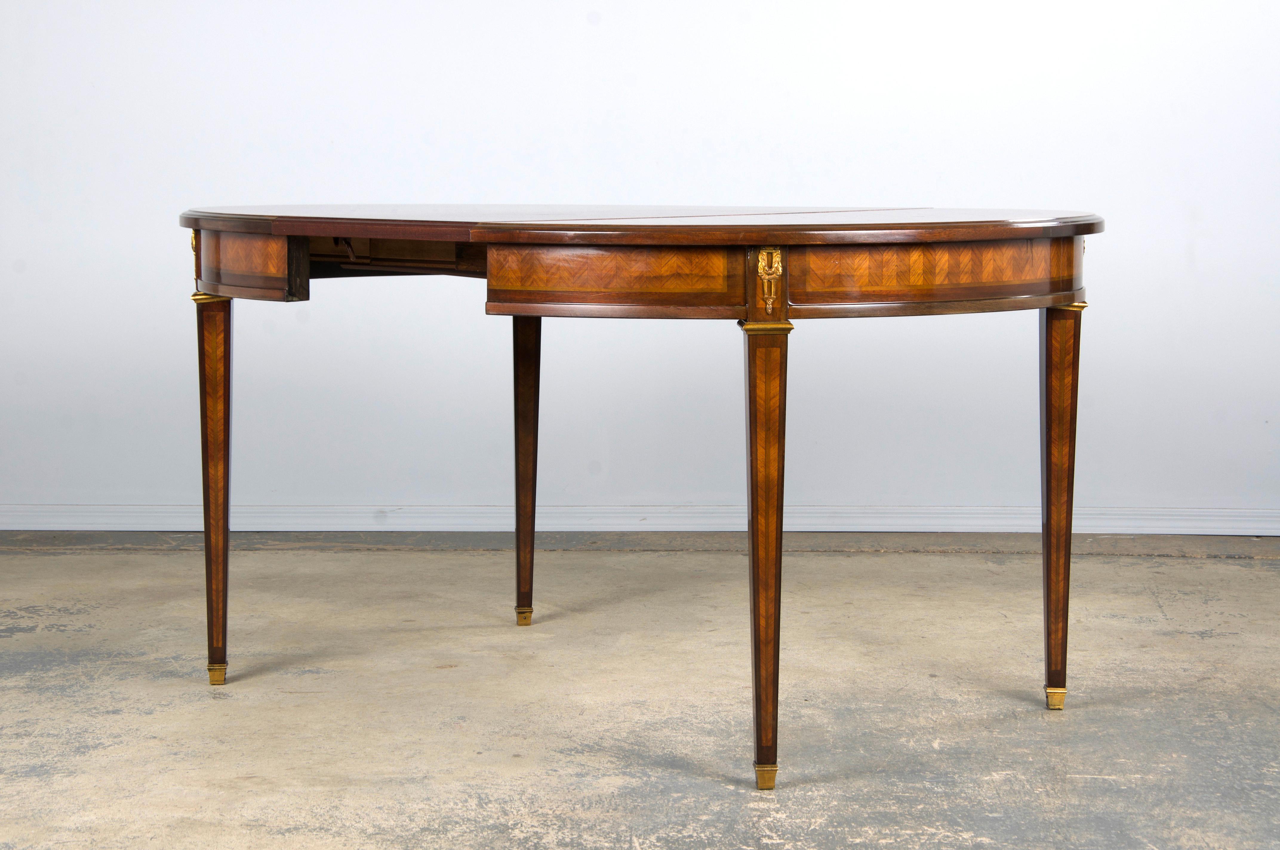 Antiker französischer Louis XVI Kingwood ausziehbarer runder Esstisch mit Intarsien im Angebot 7