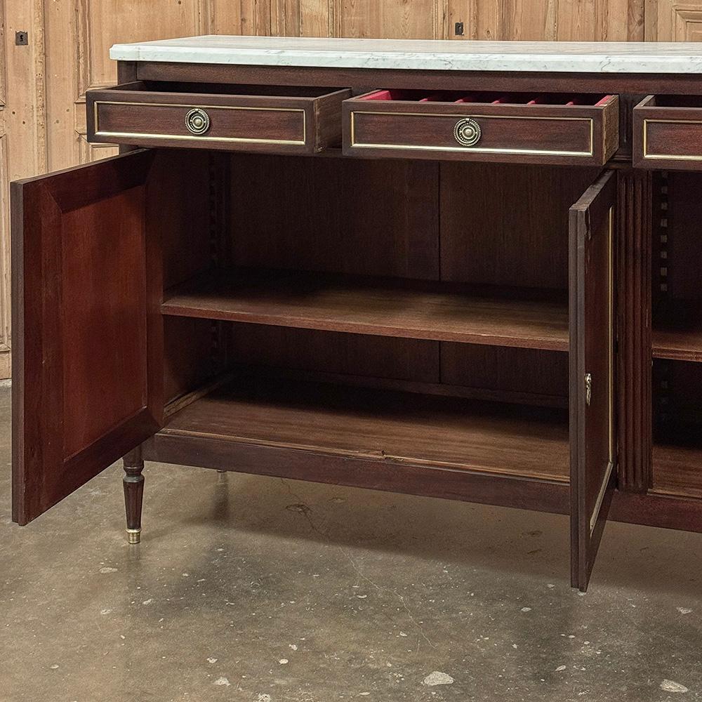 Antique French Louis XVI Buffet in mogano con marmo di Carrara in vendita 5