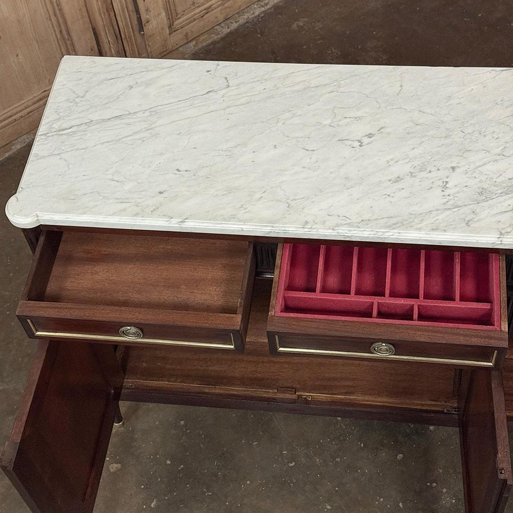 Antique French Louis XVI Buffet in mogano con marmo di Carrara in vendita 8