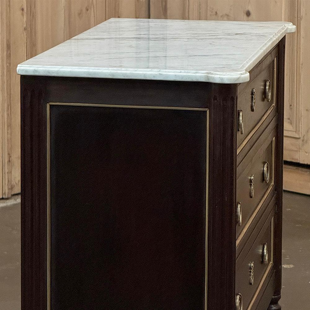 Ancienne commode française Louis XVI en acajou avec marbre de Carrare en vente 4