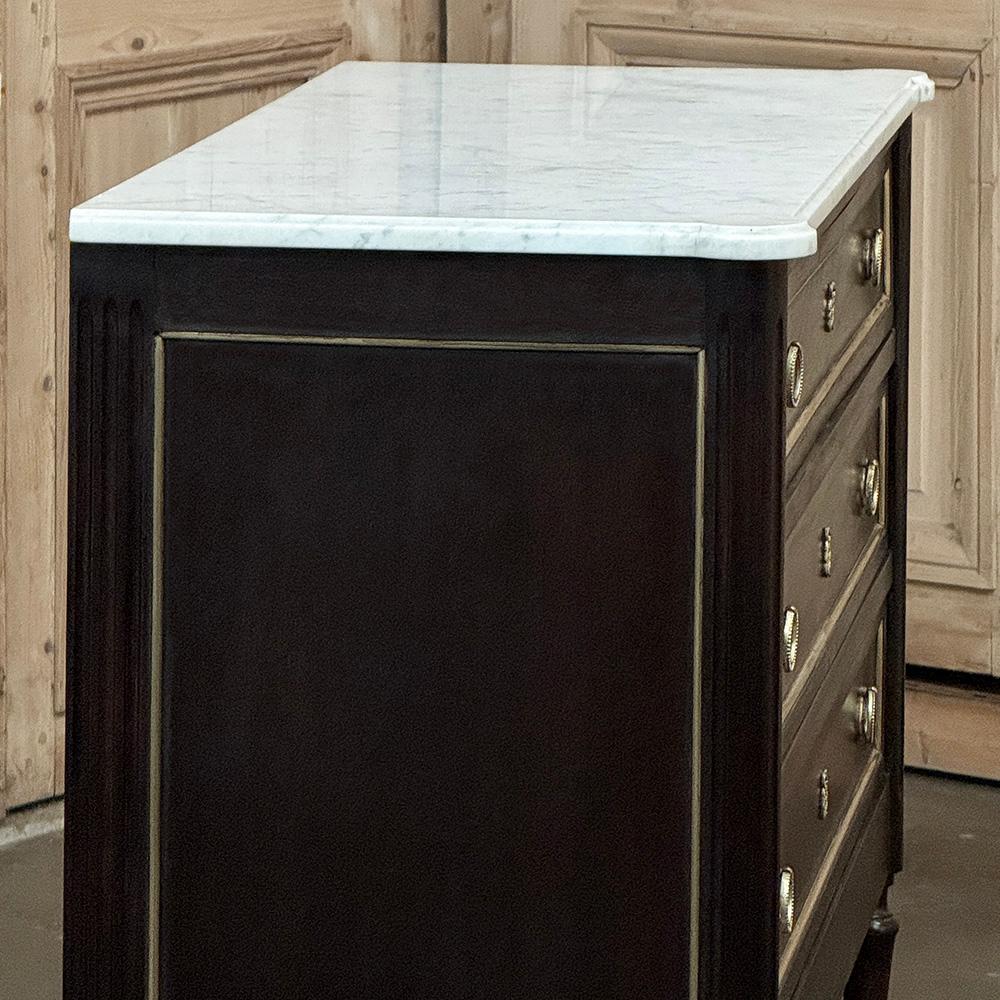 Ancienne commode française Louis XVI en acajou avec marbre de Carrare en vente 4