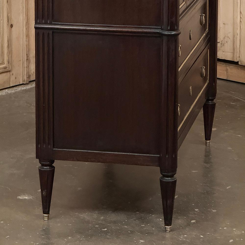 Antique French Louis XVI Mahogany Commode with Carrara Marble im Angebot 4
