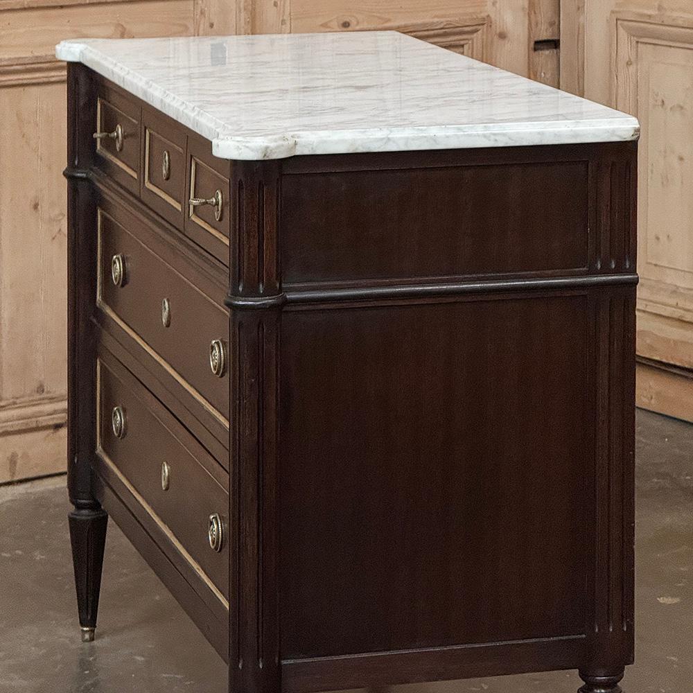 Antique French Louis XVI Mahogany Commode with Carrara Marble im Angebot 5