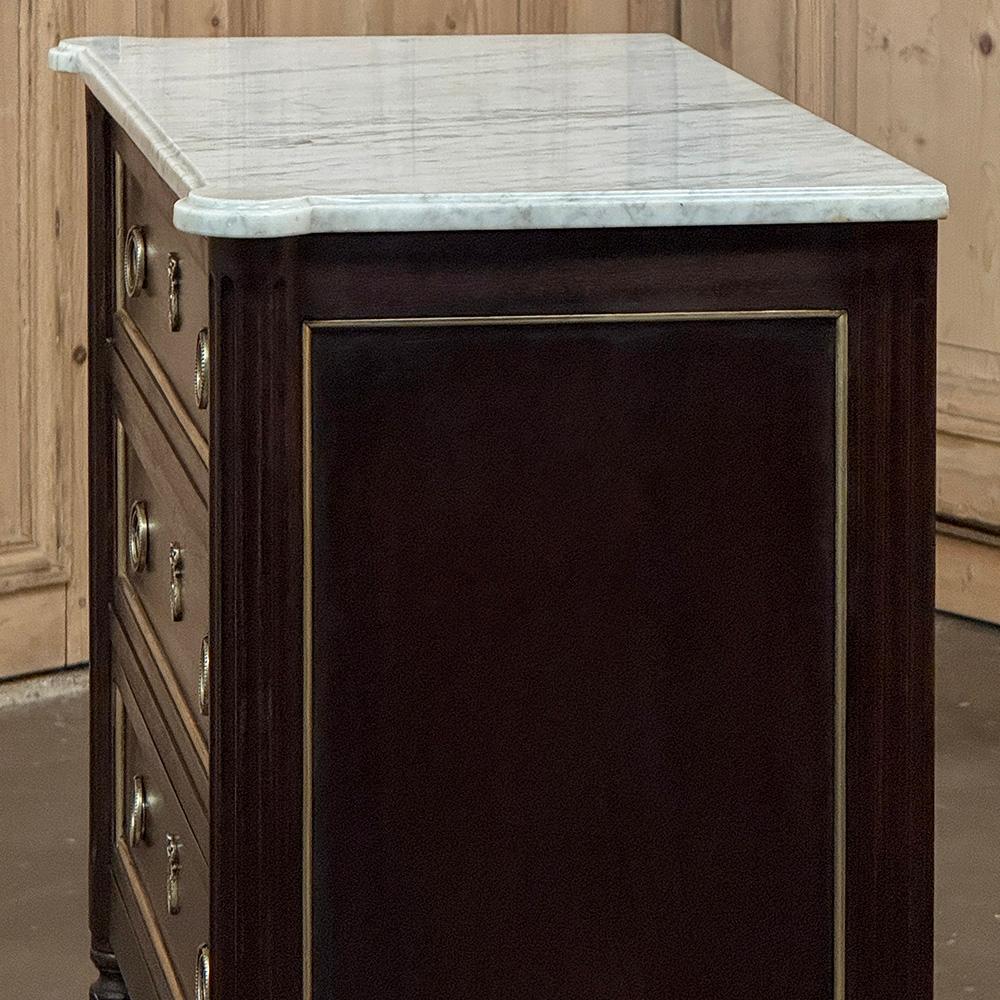 Ancienne commode française Louis XVI en acajou avec marbre de Carrare en vente 6