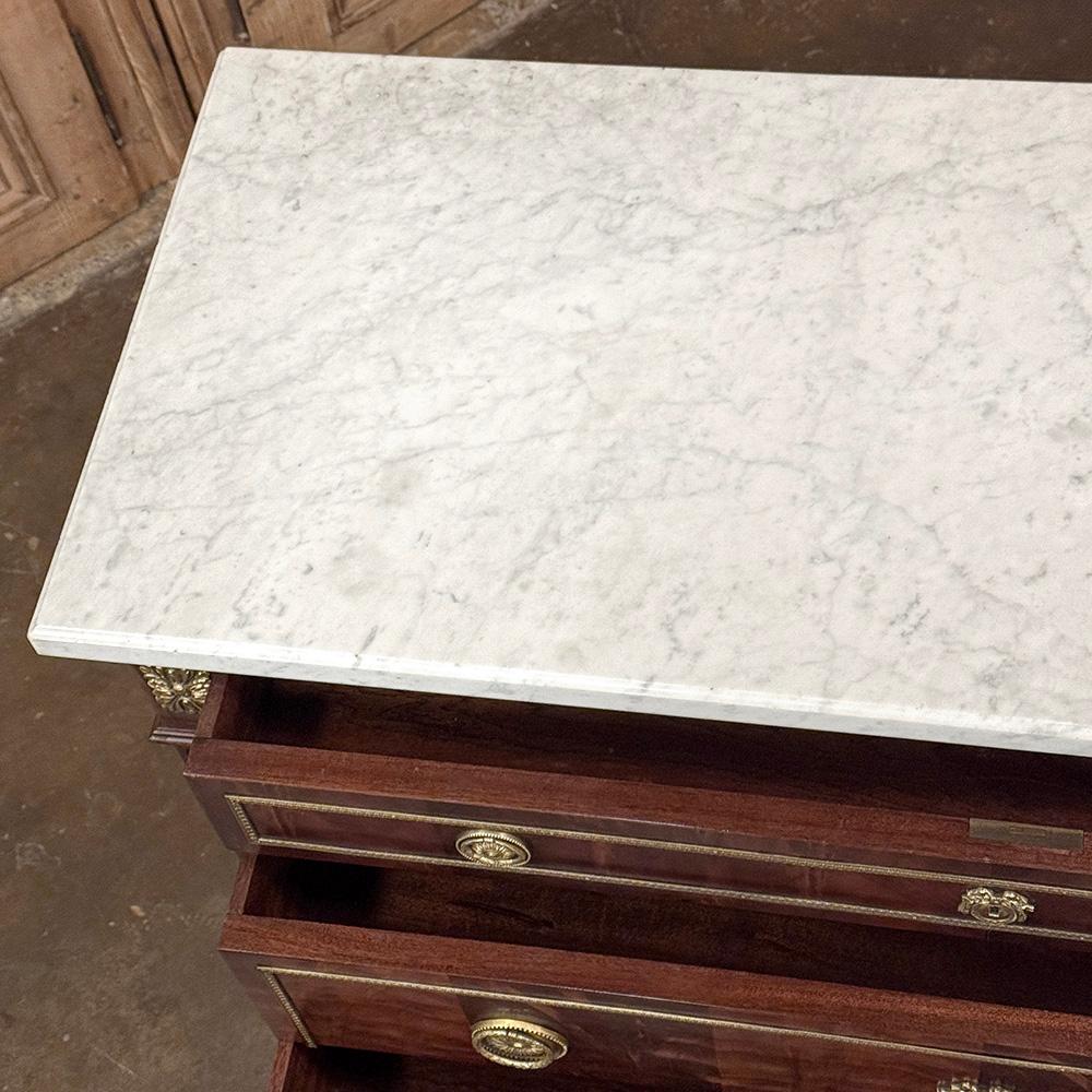 Antique French Louis XVI Mahogany Commode with Carrara Marble in vendita 6