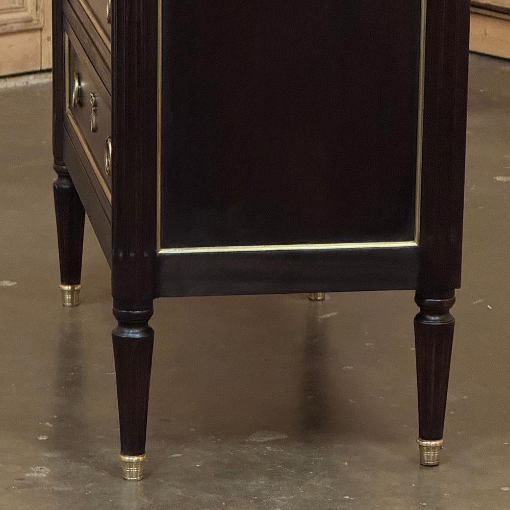 Ancienne commode française Louis XVI en acajou avec marbre de Carrare en vente 7