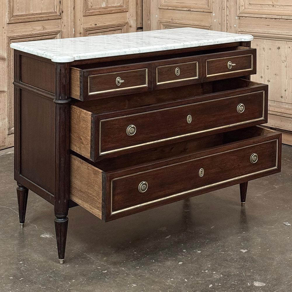 Antique French Louis XVI Mahogany Commode with Carrara Marble im Angebot 7