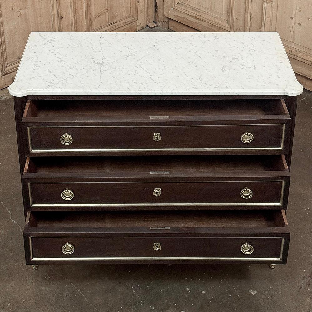 Ancienne commode française Louis XVI en acajou avec marbre de Carrare en vente 9