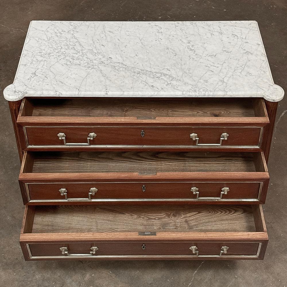Antique French Louis XVI Commode in mogano con marmo di Carrara in vendita 9