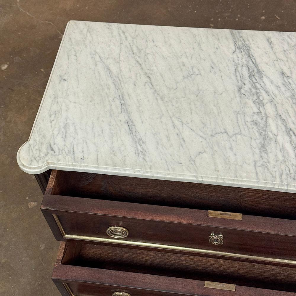 Ancienne commode française Louis XVI en acajou avec marbre de Carrare en vente 10