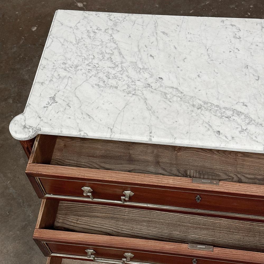 Antique French Louis XVI Commode in mogano con marmo di Carrara in vendita 10