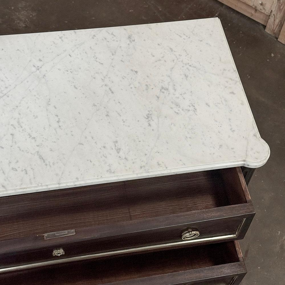 Ancienne commode française Louis XVI en acajou avec marbre de Carrare en vente 11