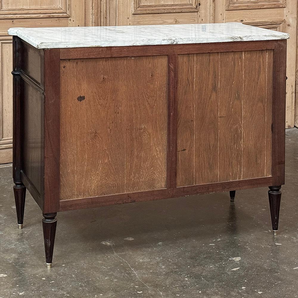 Antique French Louis XVI Mahogany Commode with Carrara Marble im Angebot 11