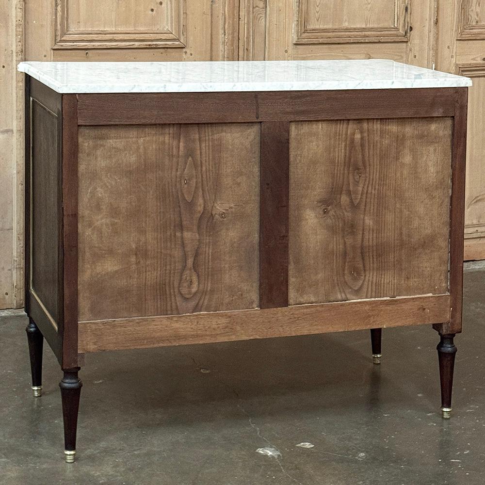Ancienne commode française Louis XVI en acajou avec marbre de Carrare en vente 12