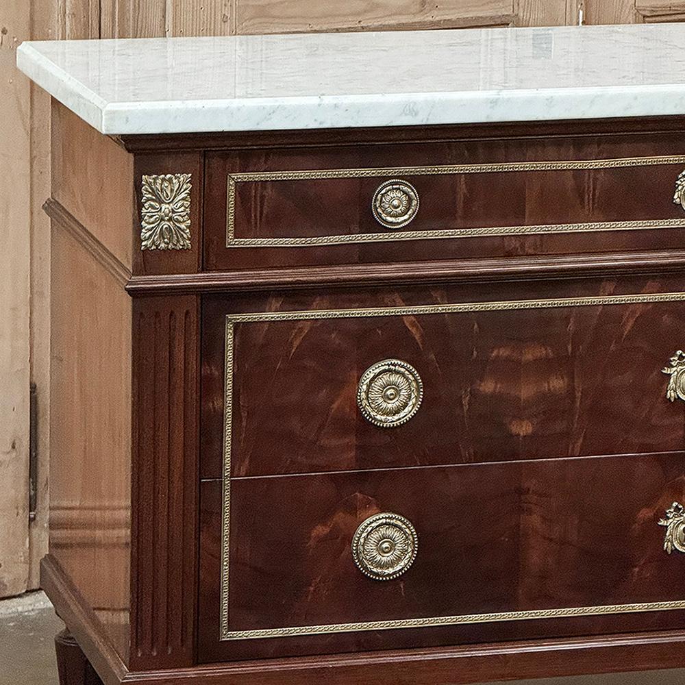 Fatto a mano Antique French Louis XVI Mahogany Commode with Carrara Marble in vendita