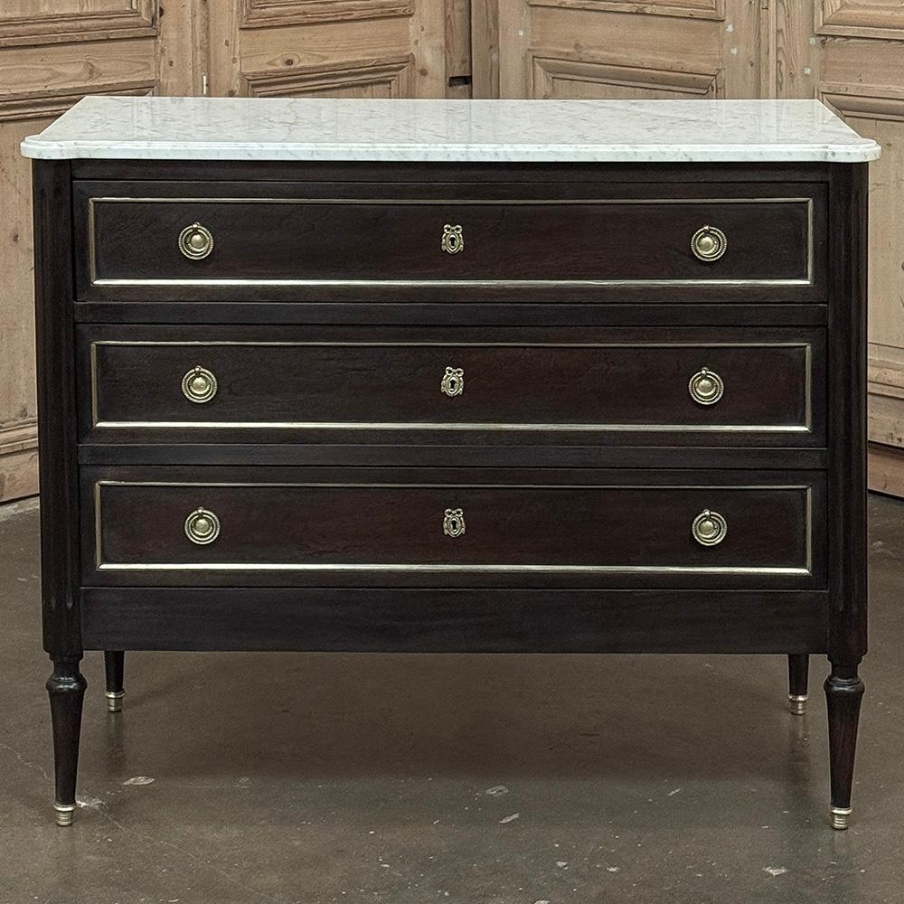 Ancienne commode française Louis XVI en acajou avec marbre de Carrare Bon état - En vente à Dallas, TX