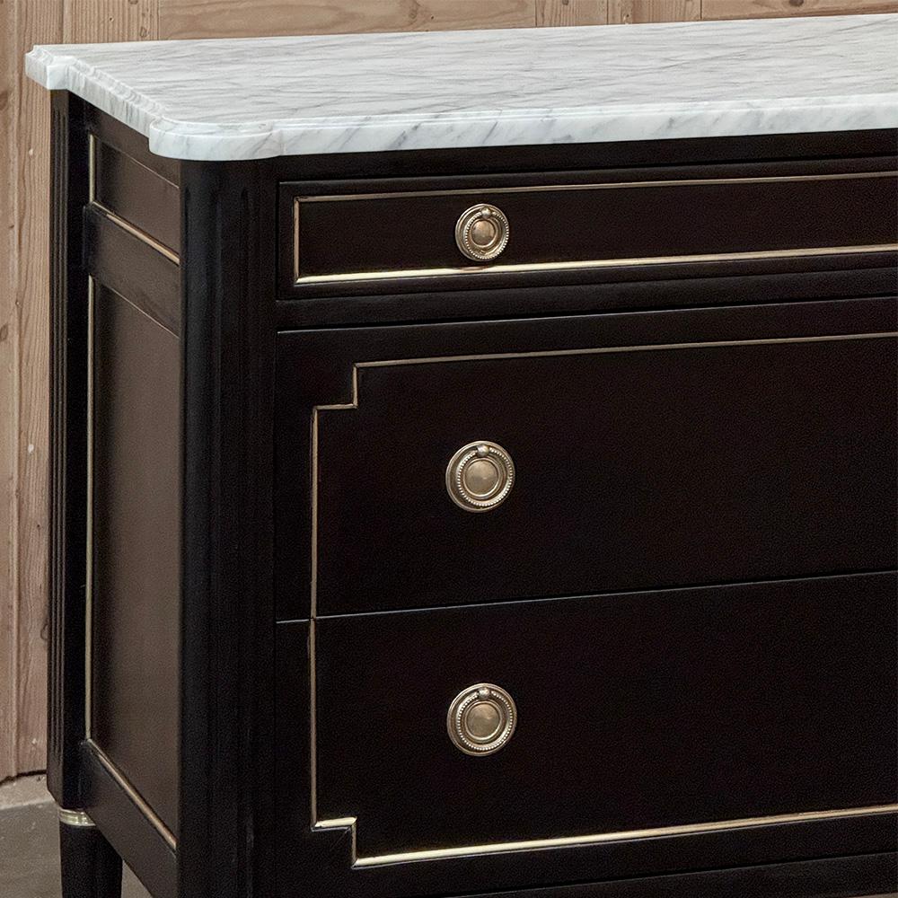 Antique French Louis XVI Mahogany Commode with Carrara Marble (Handgefertigt) im Angebot
