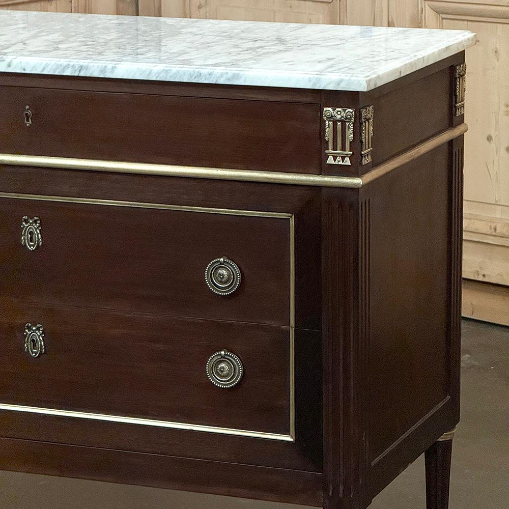 XX secolo Antique French Louis XVI Commode in mogano con marmo di Carrara in vendita