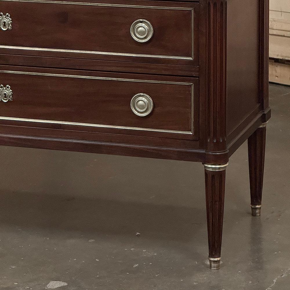 Ancienne commode française Louis XVI en acajou avec marbre de Carrare en vente 1