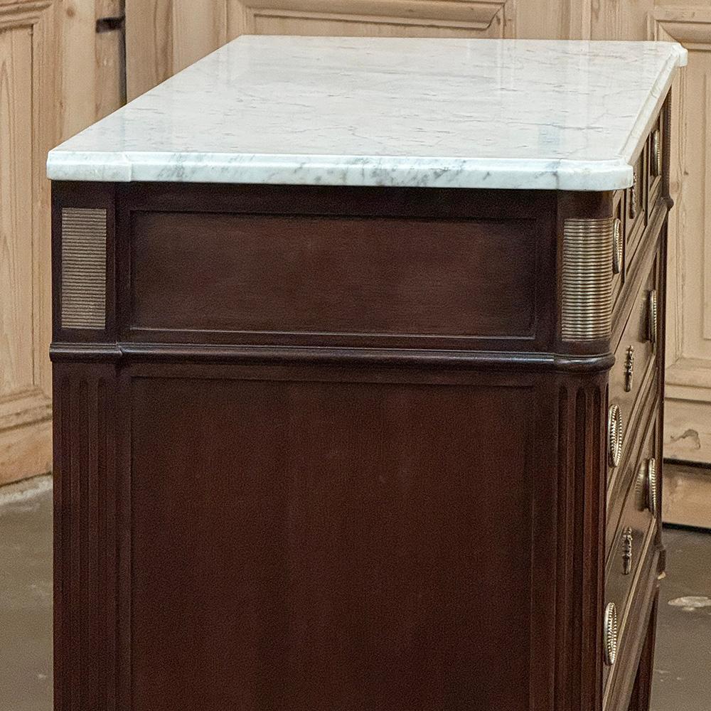 Ancienne commode française Louis XVI en acajou avec marbre de Carrare en vente 2