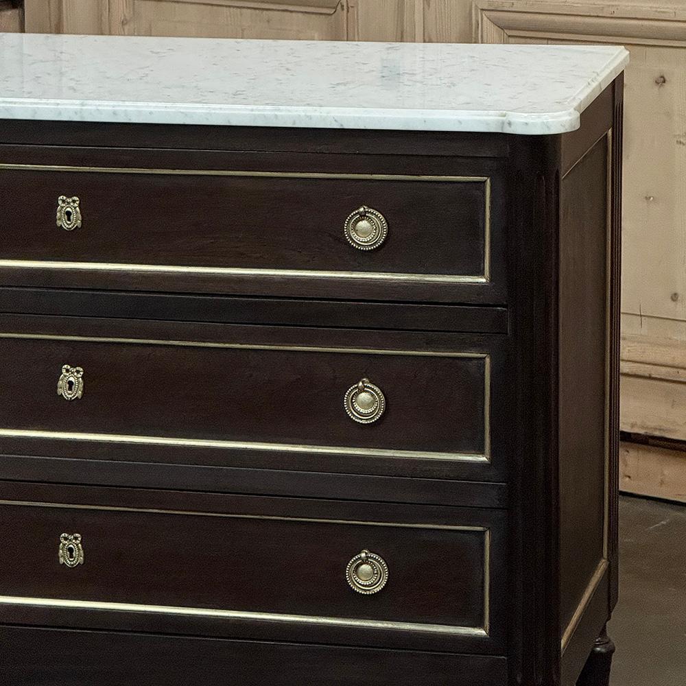 Ancienne commode française Louis XVI en acajou avec marbre de Carrare en vente 2