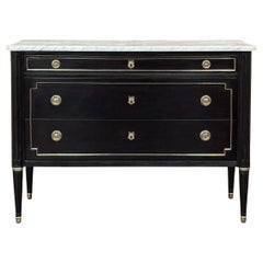Commodes et coffres à tiroirs Louis XVI