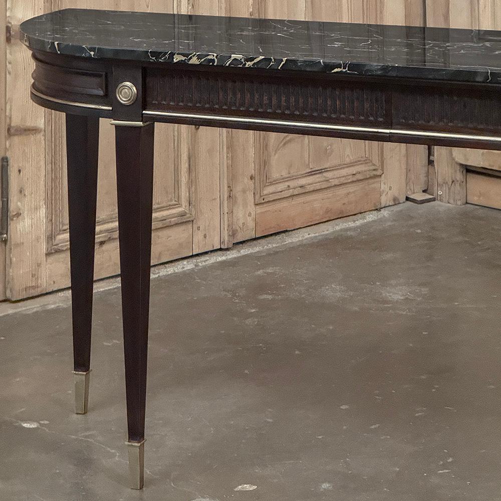 Antique French Louis XVI Console in mogano con marmo nero in vendita 3