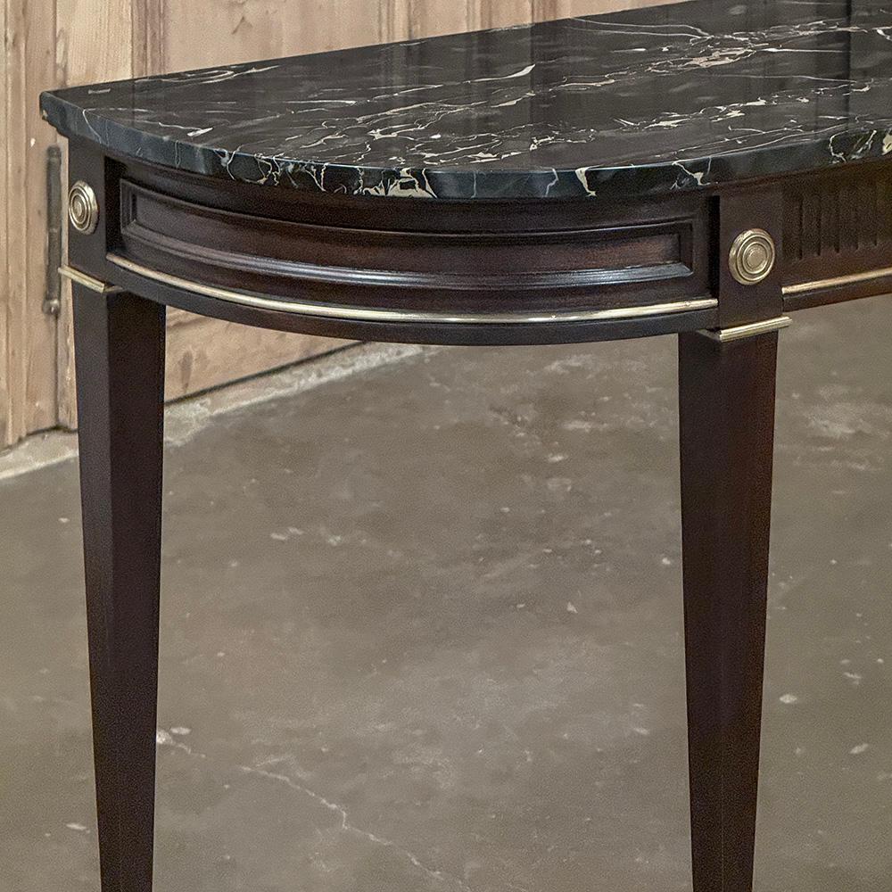 Antique French Louis XVI Console in mogano con marmo nero In condizioni buone in vendita a Dallas, TX