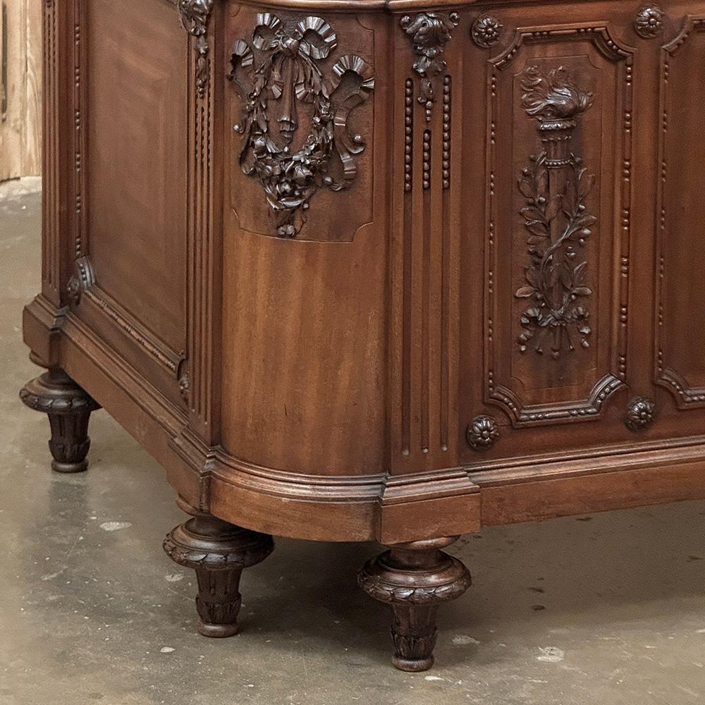 Antiguo Escritorio Ejecutivo Francés Luis XVI de Caoba en venta 4