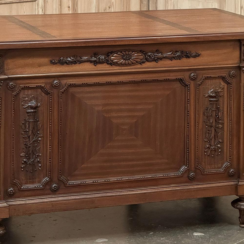 Antiguo Escritorio Ejecutivo Francés Luis XVI de Caoba en venta 5