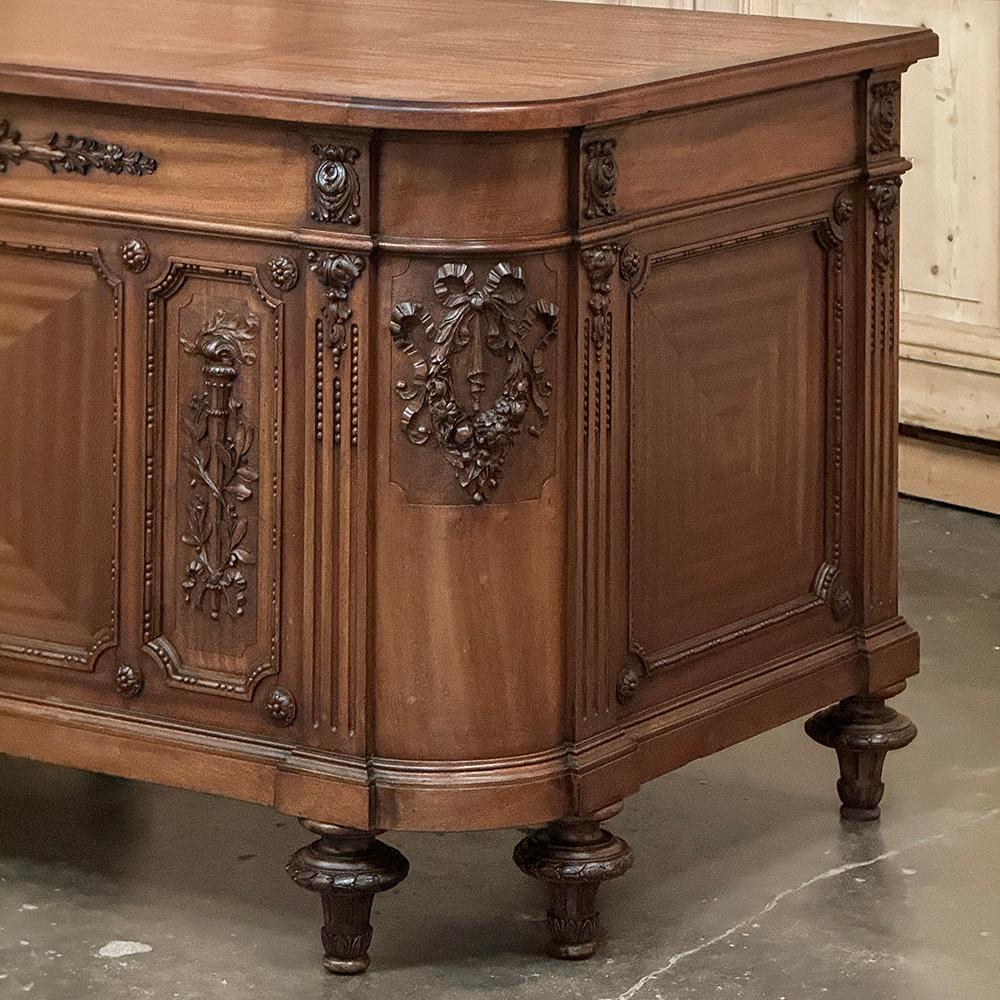 Antiguo Escritorio Ejecutivo Francés Luis XVI de Caoba en venta 11