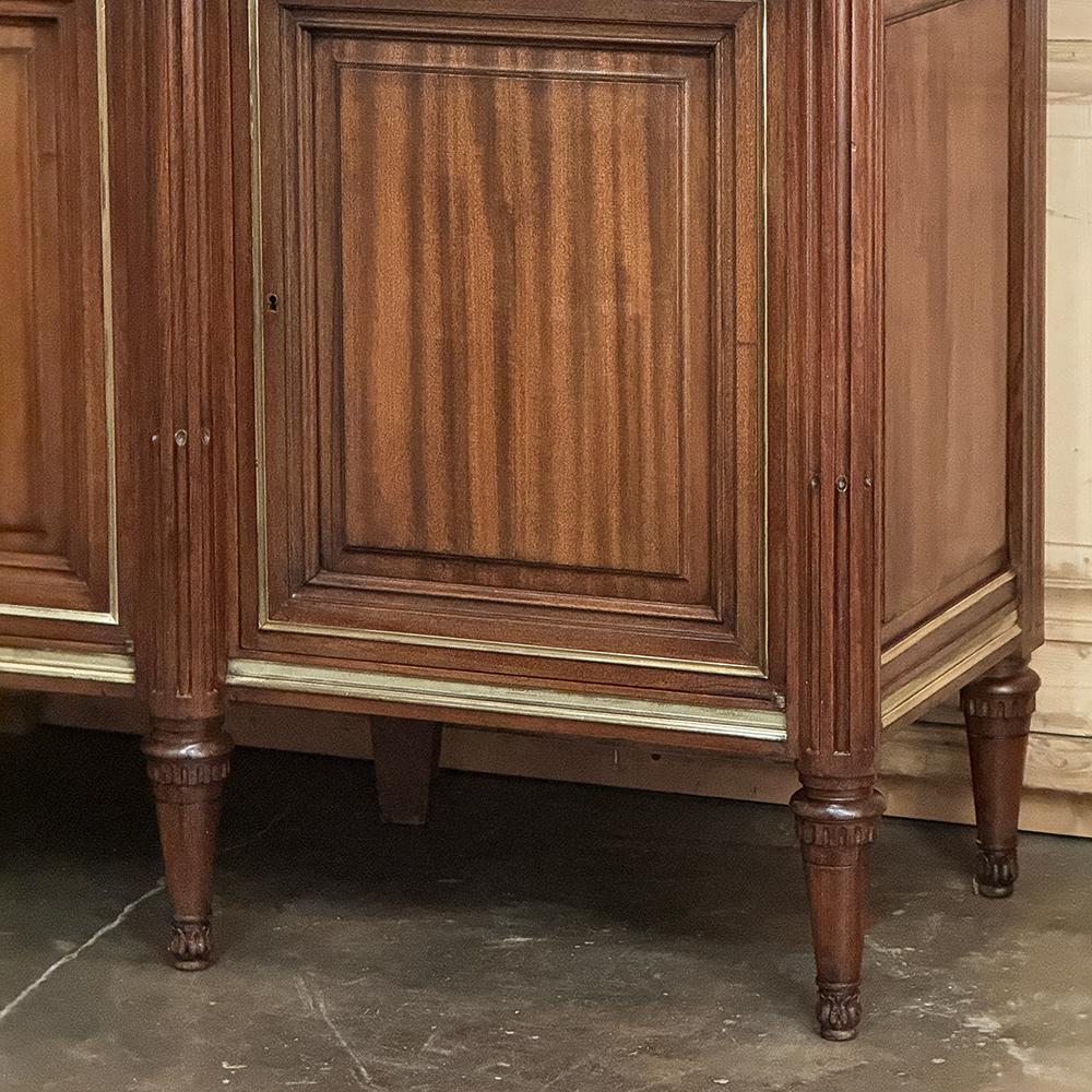 Antikes französisches Louis-XVI-Buffet aus Mahagoni mit Marmorplatte im Angebot 2