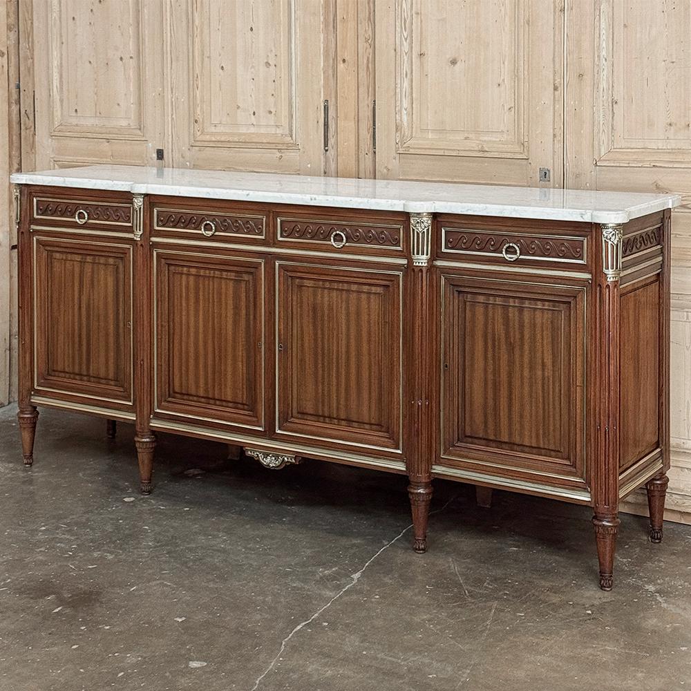 Antikes französisches Louis-XVI-Buffet aus Mahagoni mit Marmorplatte (Louis XVI.) im Angebot