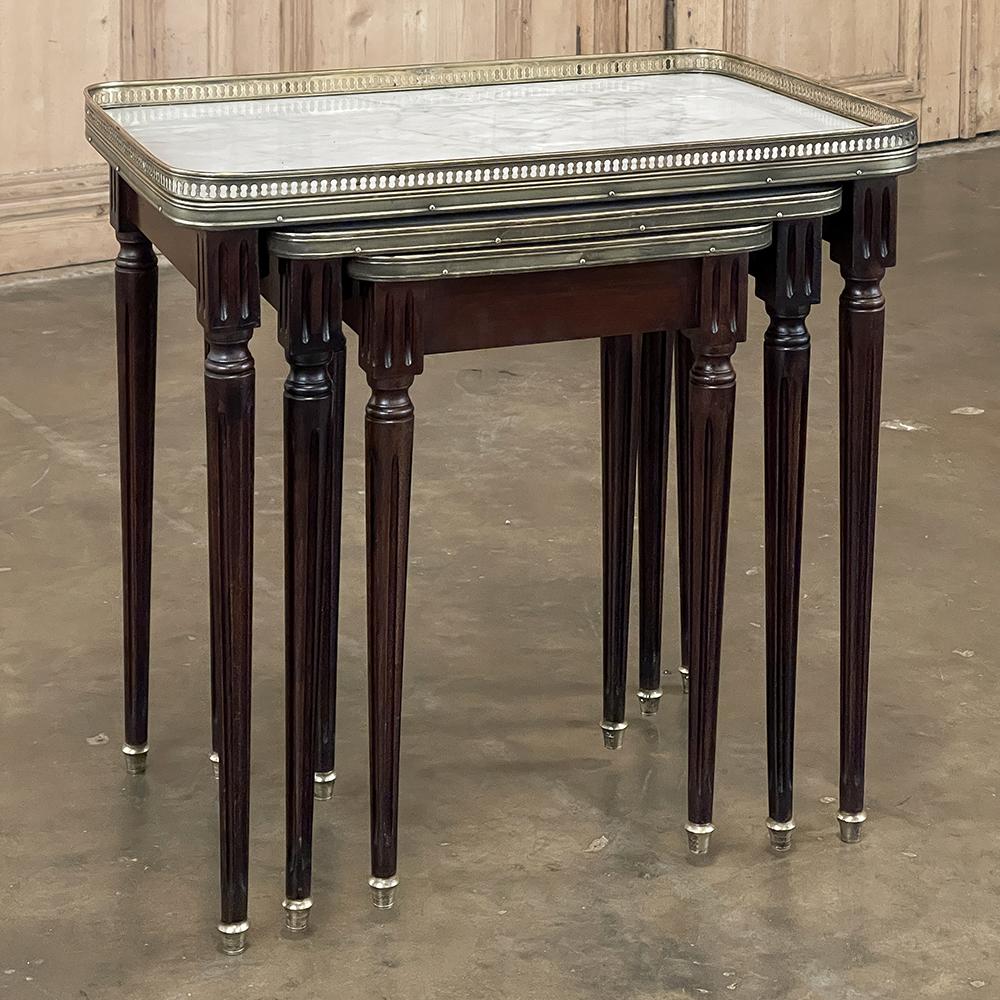 Antique French Louis XVI Mahogany Nesting Tables with Carrara Marble Tops For Sale 1