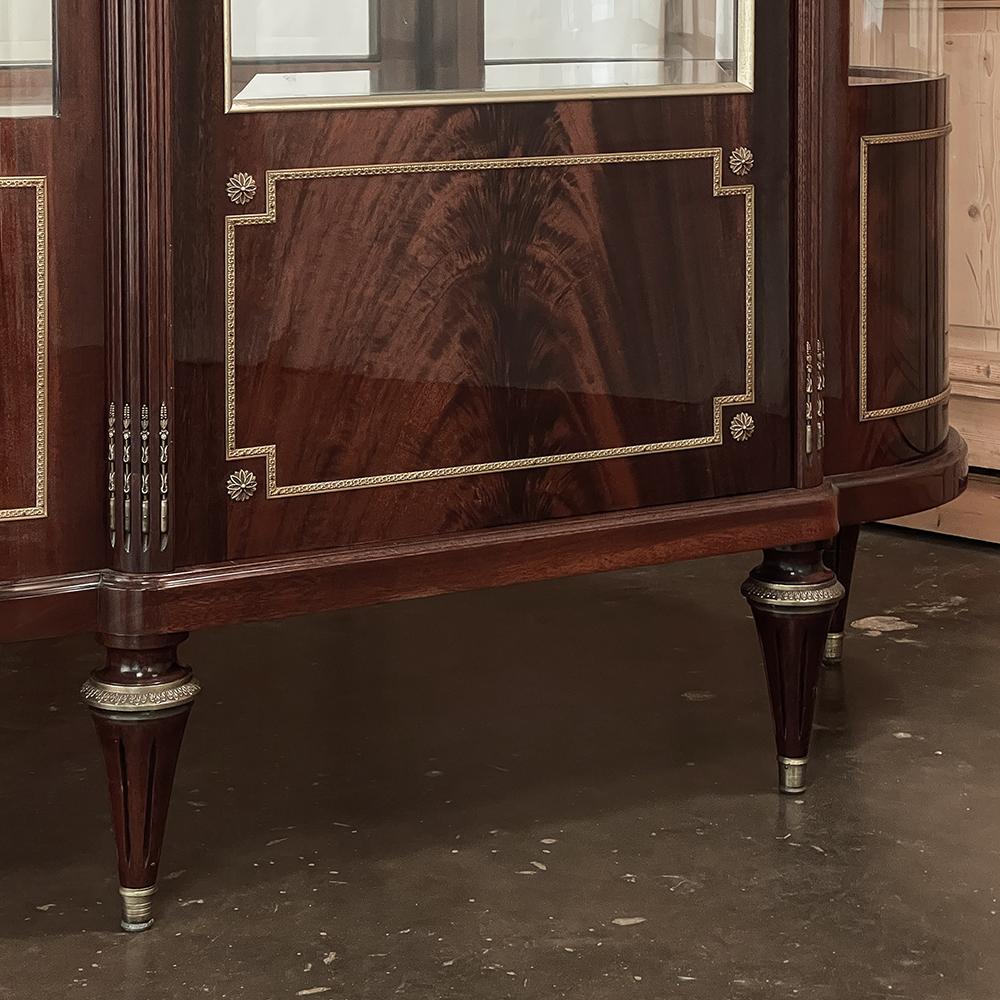 Antique French Louis XVI Mahogany Vitrine ~ Display Cabinet For Sale 5
