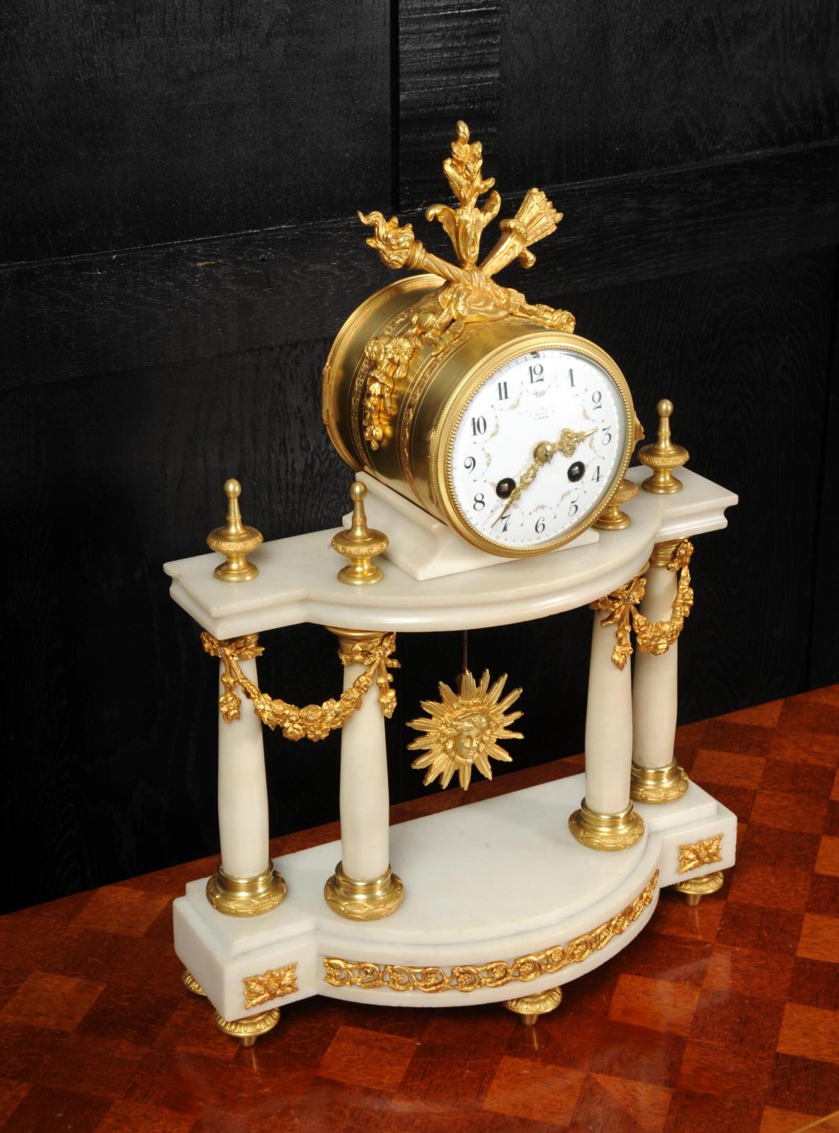 Antike französische Portico-Uhr aus Marmor und Goldbronze im Louis-XVI.-Stil im Angebot 4