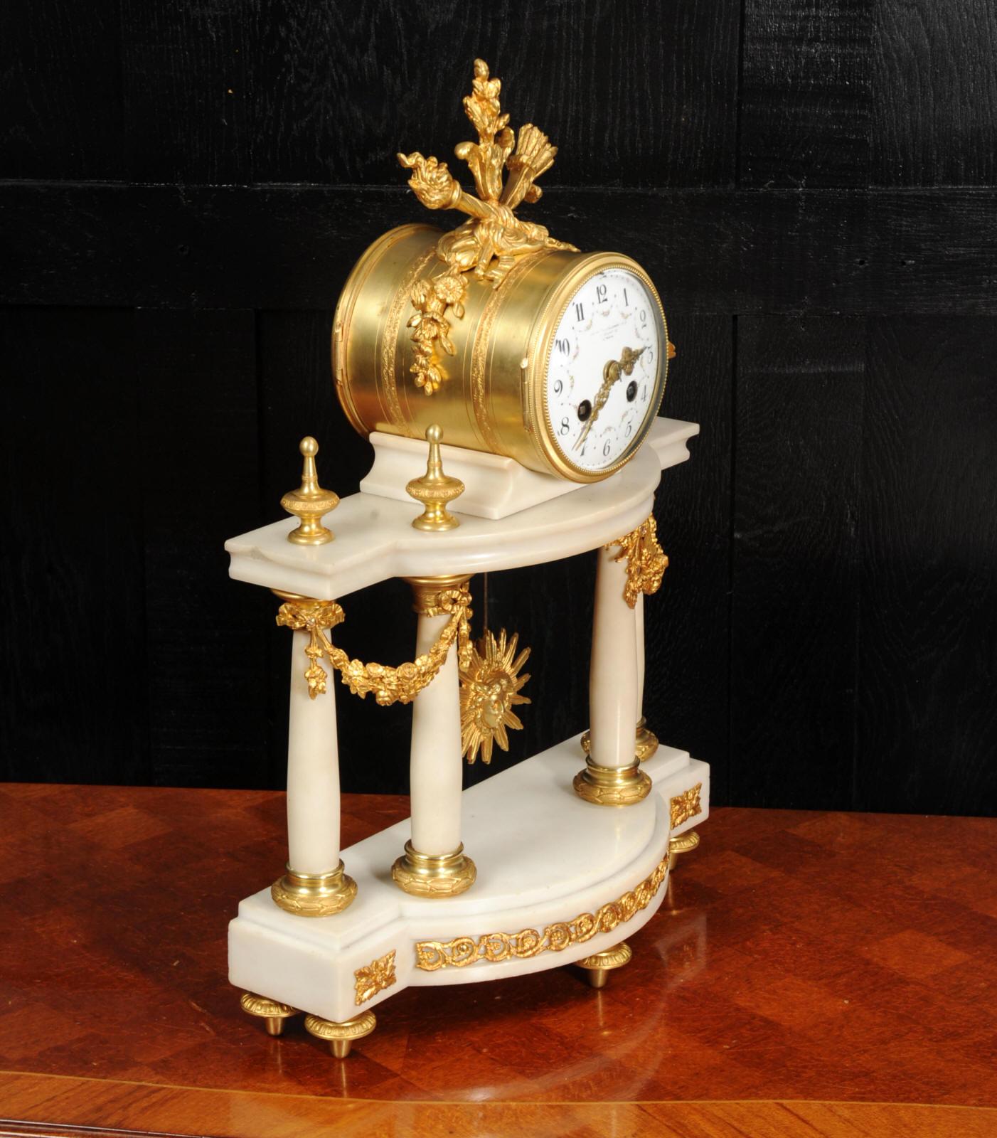 Antike französische Portico-Uhr aus Marmor und Goldbronze im Louis-XVI.-Stil im Angebot 8