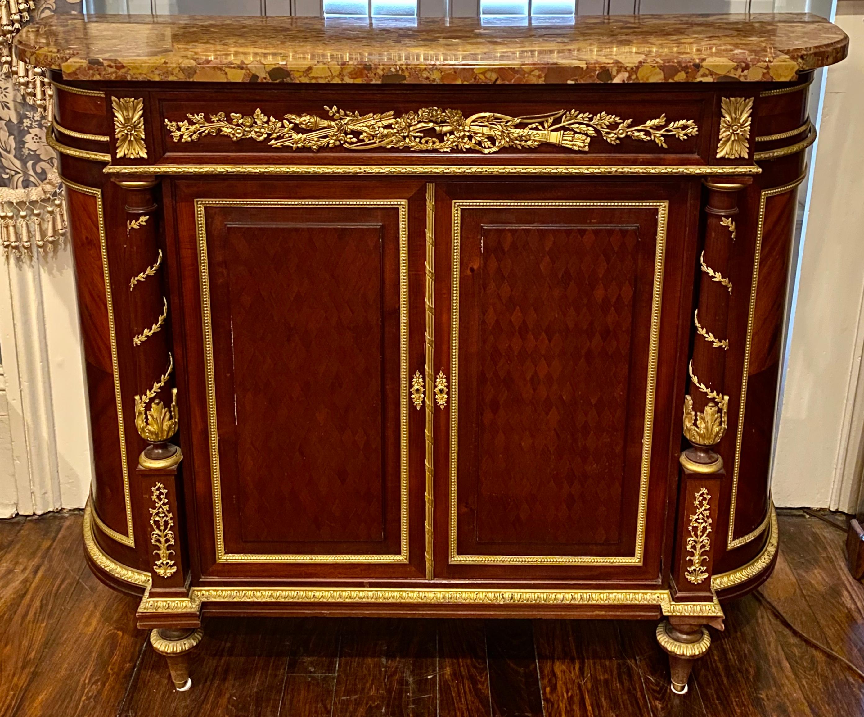 Antique French Louis XVI Marble-Top Mahogany Commode with Bronze Mounts In Good Condition For Sale In New Orleans, LA